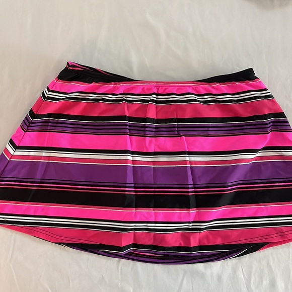 Bikini Bay bikini top and skirt - Picture 7 of 12